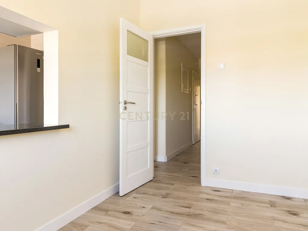 Apartamento T3 renovado na Avenida de Roma, Alvalade, Lisboa. Para Arrendar! - Image 19