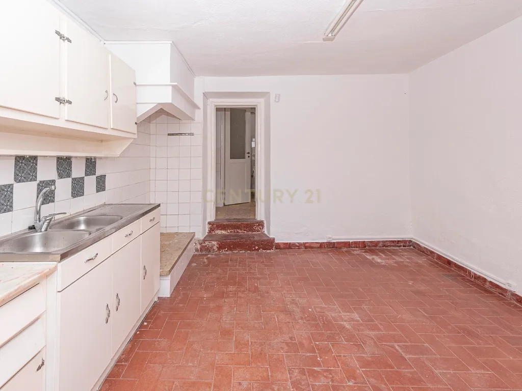 Moradia com 136 m2 de área útil localizada na Rua da Capela, Idanha Belas - Image 34