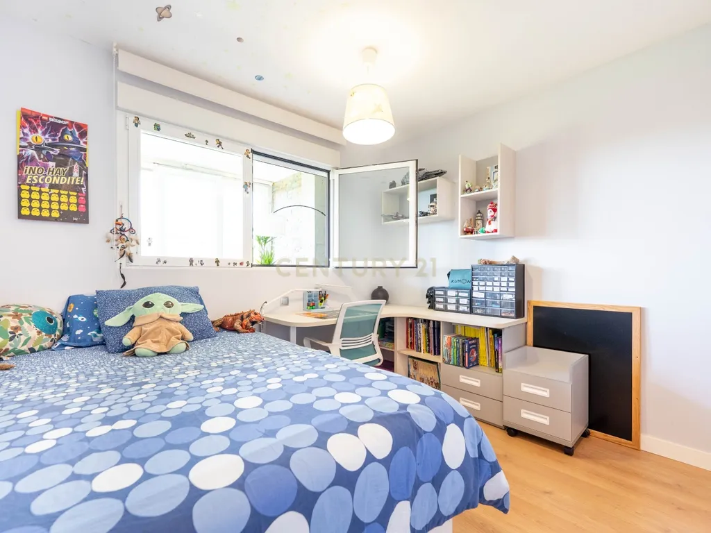 EXCLUSIVO APARTAMENTO EM URBANIZAÇÃO COM JARDIM E PISCINA - Image 23