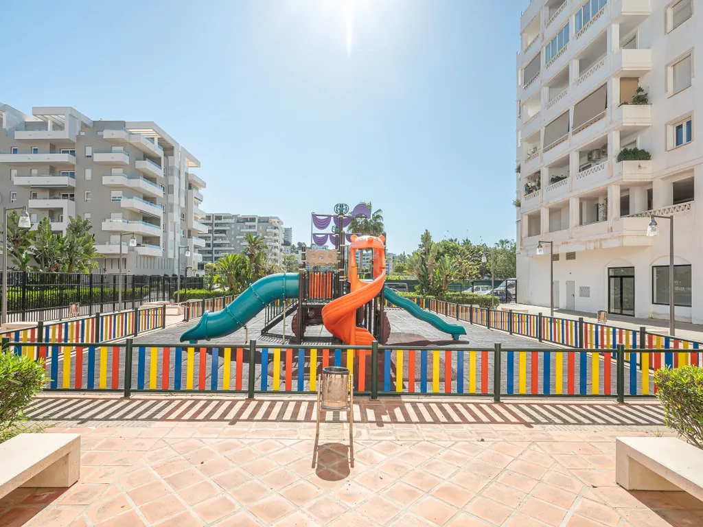 *Lugar de garagem + arrecadação em Nueva Andalucía (Albatros) – Conforto e segurança numa zona com poucas vagas de estacionamento ao ar livre* - Image 6