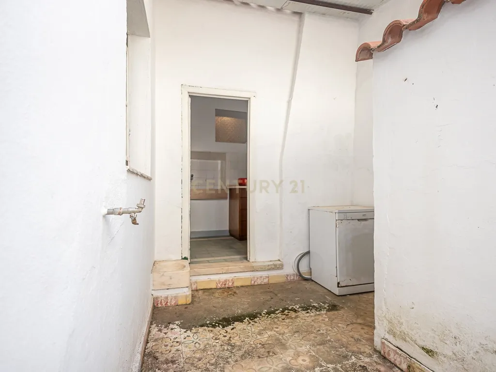 APARTAMENTO T2+1 COM 2 LOGRADOUROS NO CORAÇÃO DE BORBA - Image 18