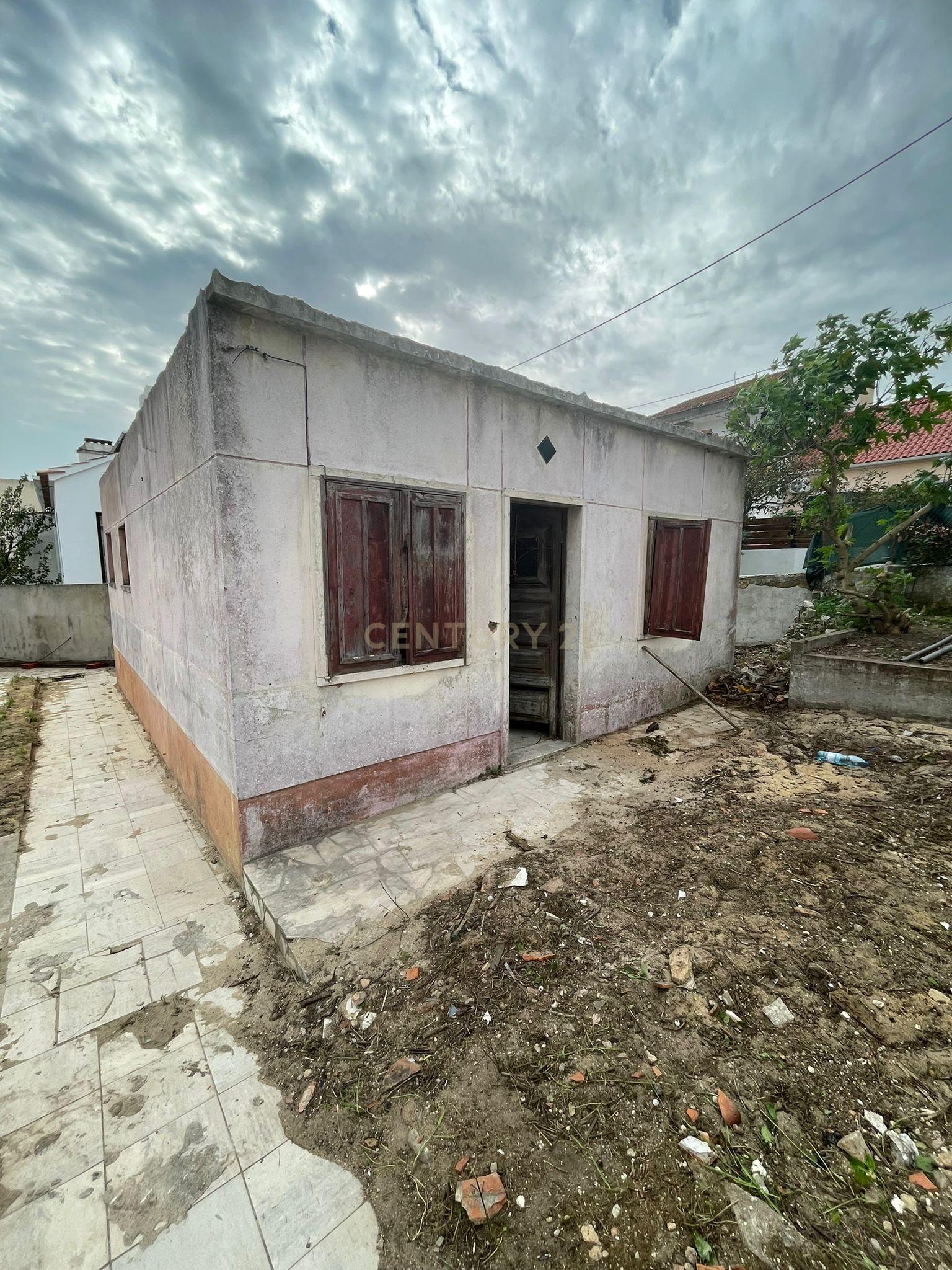 Land for sale in Almada, Portugal — €400,000