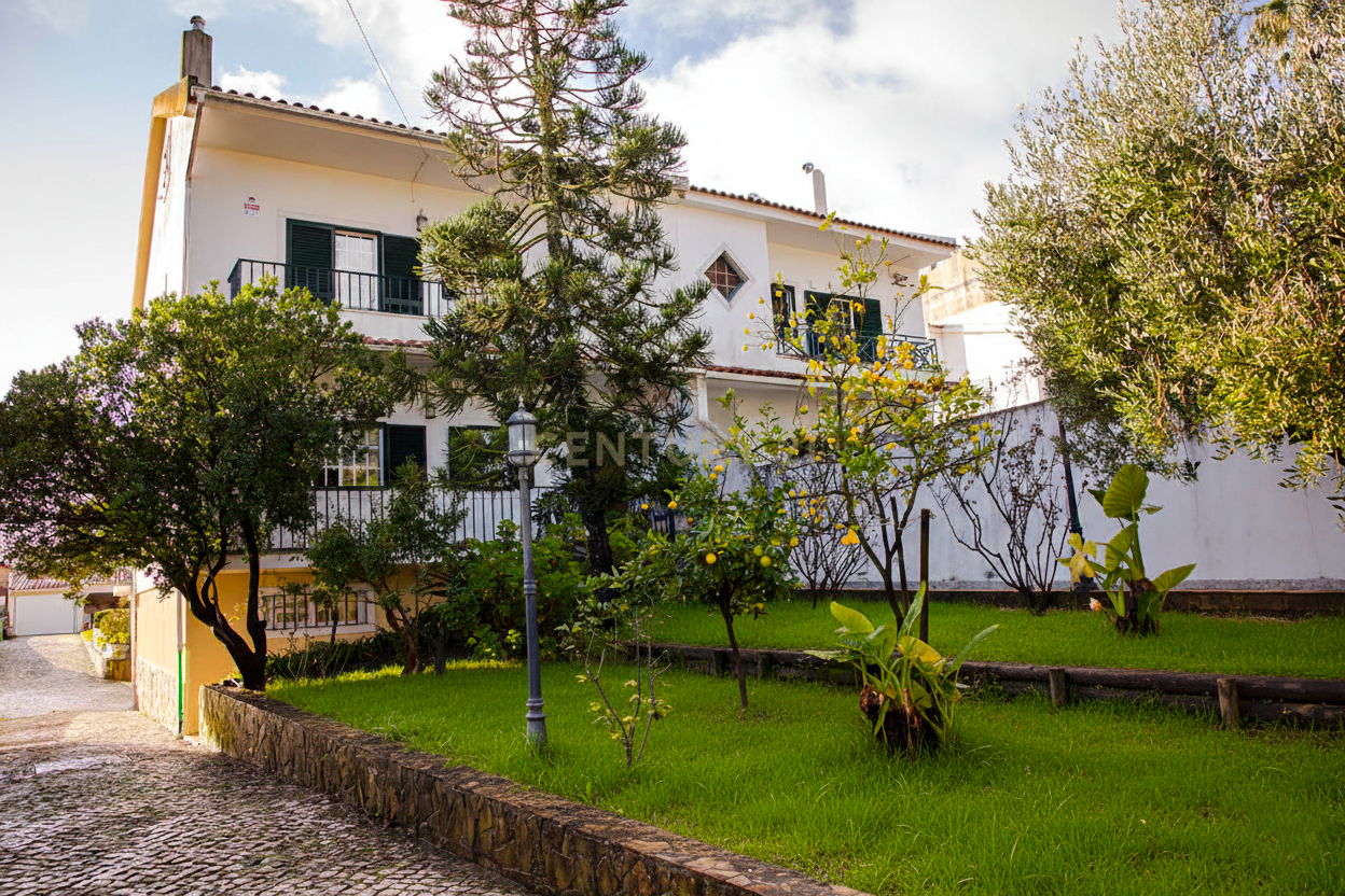 Fotografia 9 de Moradia T5 para com 850m² de Terreno e Piscina - Sintra e Lisboa.