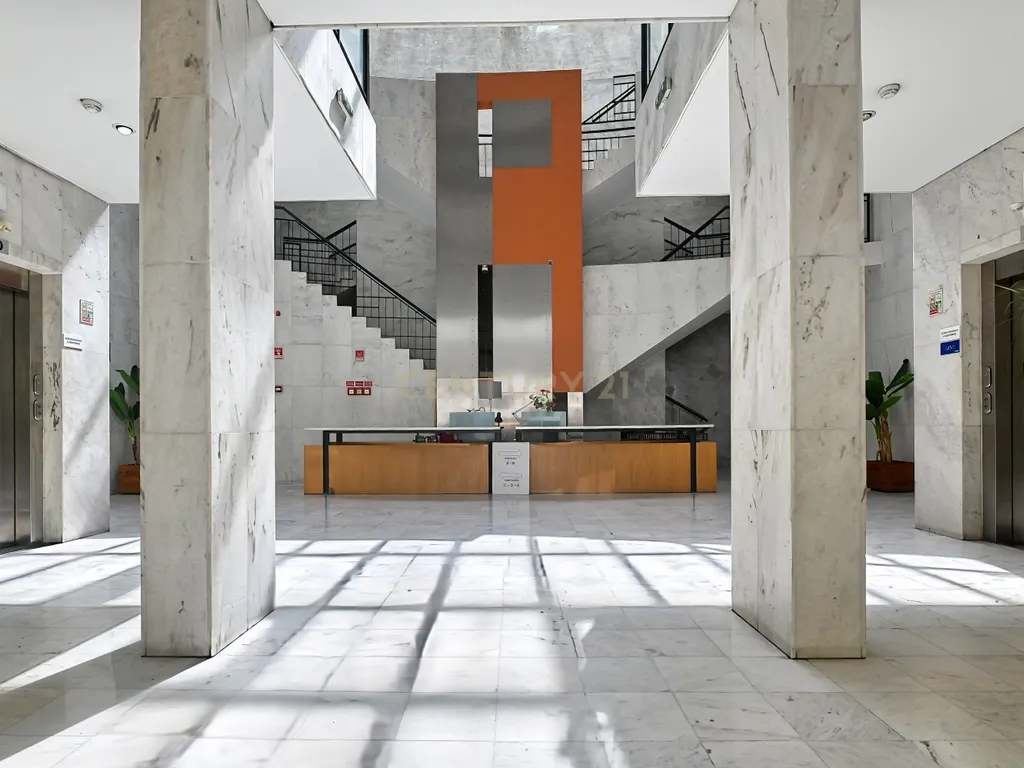 T2 com garagem, para arrendar - Av. Infante Santo (Lisboa) - Image 24