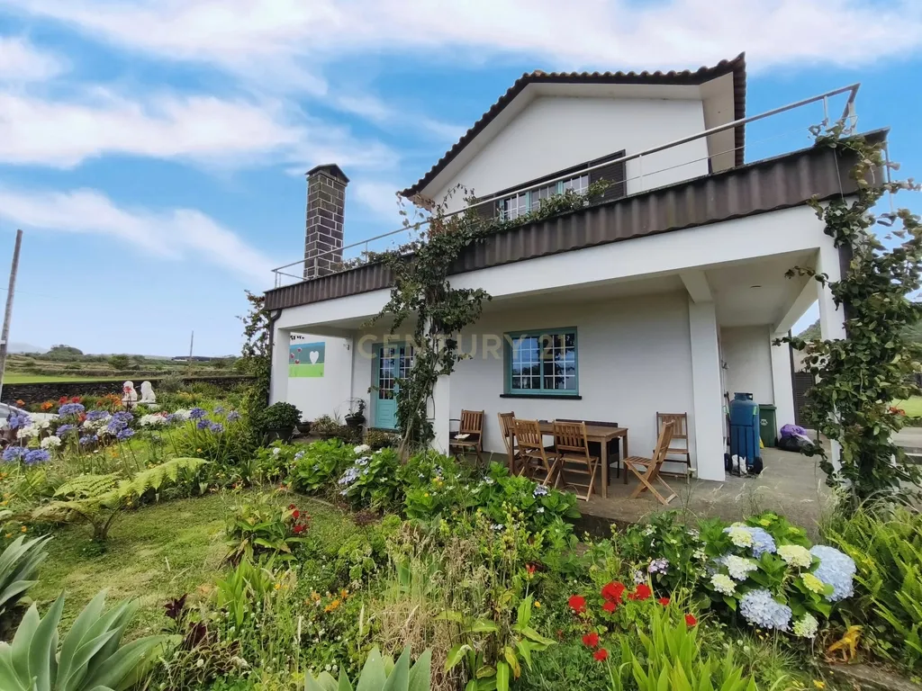 Uma residência excepcional no Pico da Pedra, Ribeira Grande - Image 12