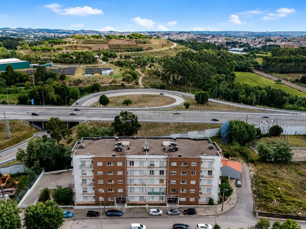 T2 EM ERMESINDE — 106 m², ÁREAS EXTRAORDINÁRIAS E QUALIDADE IMPECÁVEL - Image 29