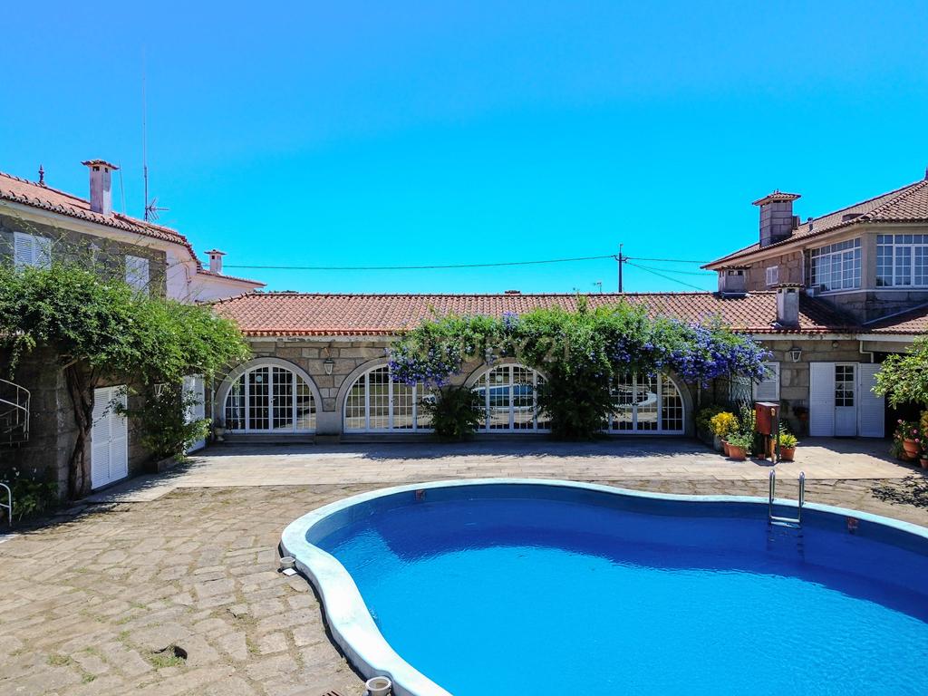 Quinta Santo António — Um refúgio único com piscina privada e potencial ilimitado na Maia - Image 1
