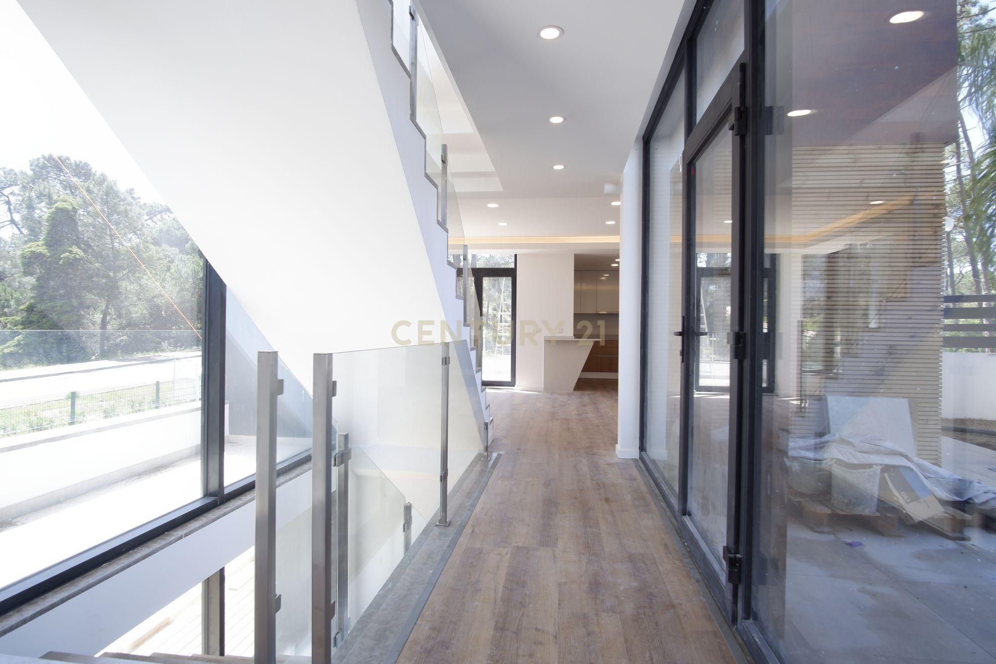 🌿 Moradia de Sonho Pronta a habitar na Avenida do Mar T5 com piscina – Aroeira - Image 12