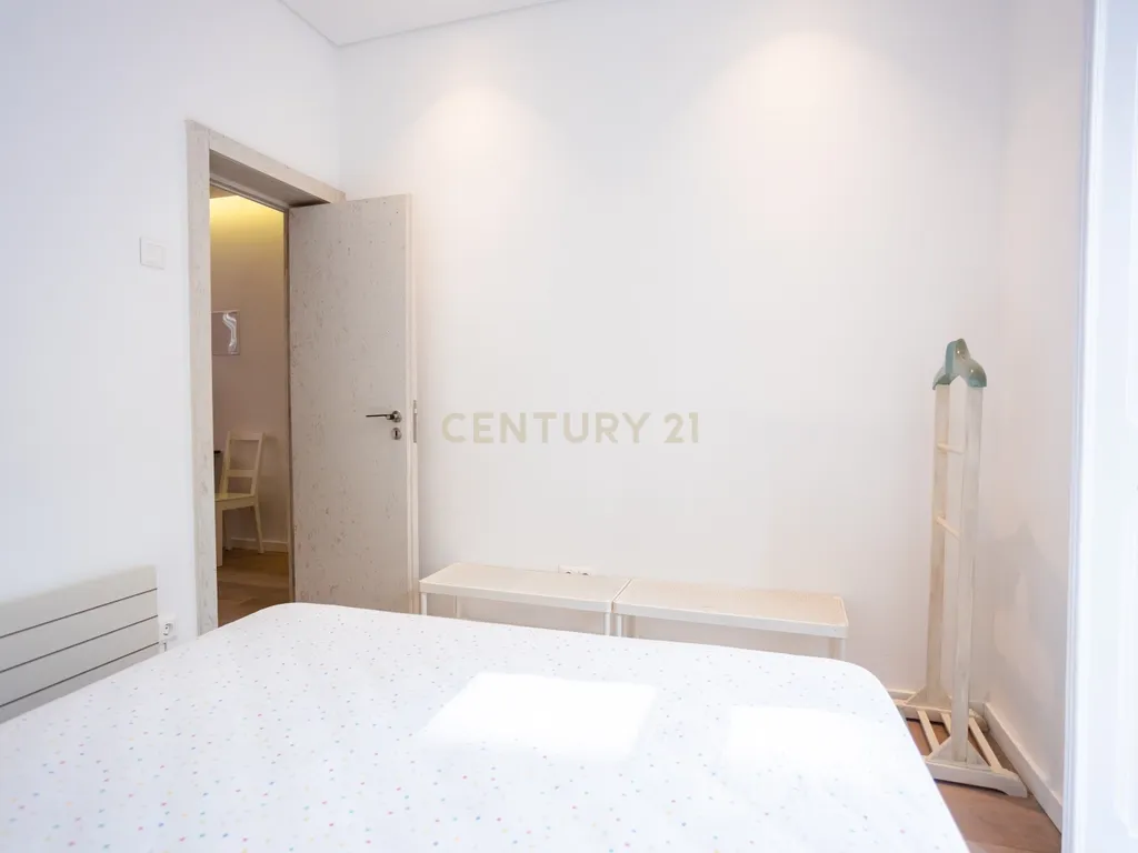 Apartamento T1+1 com logradouro a venda em Campo de Ourique! - Image 10