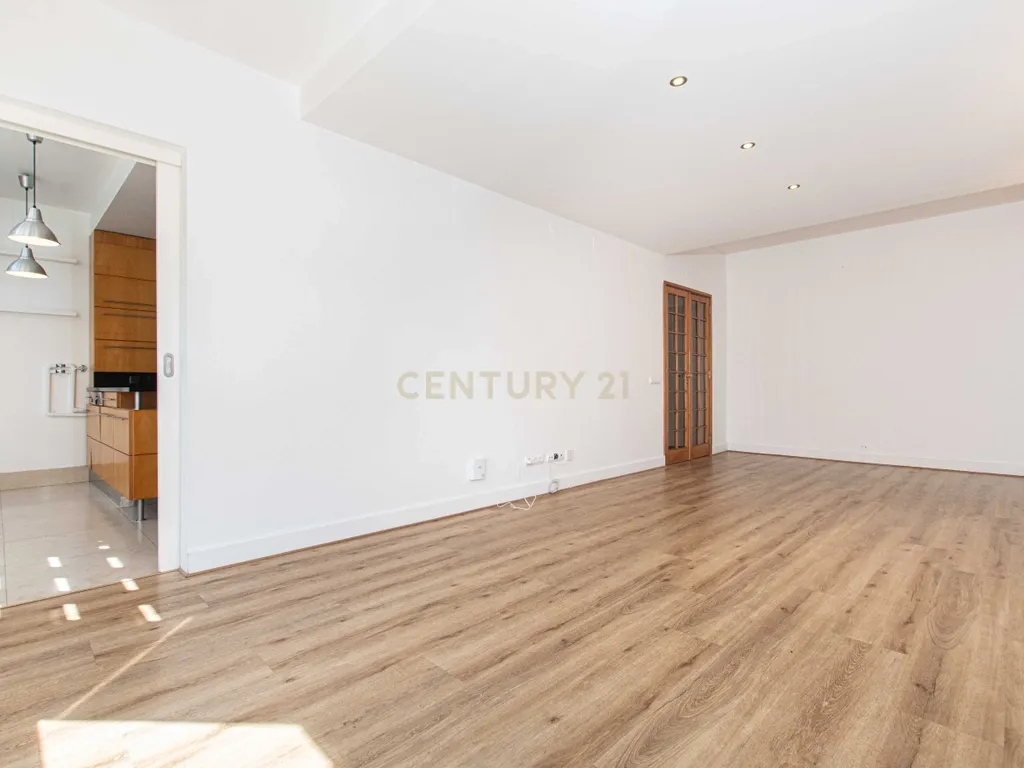 Duplex em Estados Unidos Da America, Lisboa com Vista para a Cidade - Image 21
