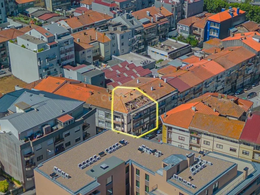 PRÉDIO EM PROPRIEDADE TOTAL Junto ao Jardim do Morro | Vila Nova de Gaia - Image 4