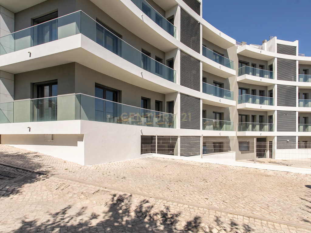 Apartamento de luxo com 5 assoalhadas, 2 garagens e parqueamento - Image 5