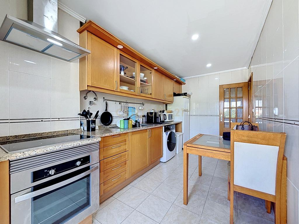 Apartamento T3 em Amora, Seixal - Oportunidade Única! - Image 5