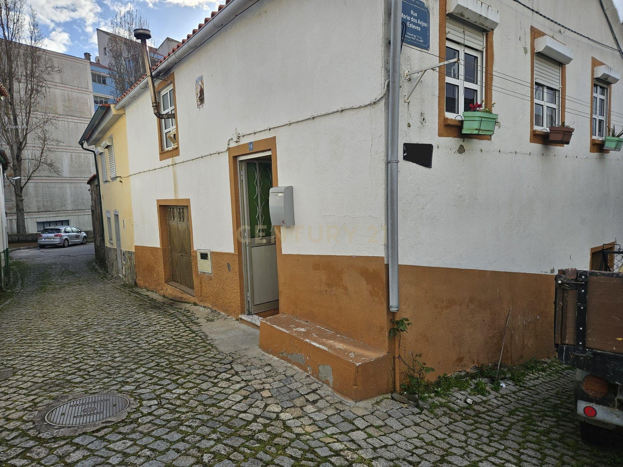 Moradia Acolhedora T2 em São João da Pesqueira - Image 17