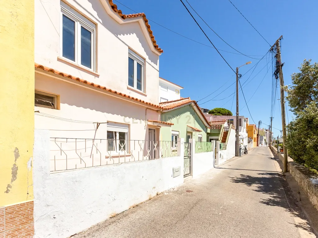 Duas Moradias em Alvide, Cascais - Image 1