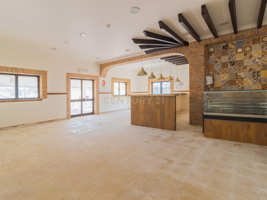 MORADIA EXCLUSIVA EM ALCOBAÇA – CONFORTO, ESPAÇO E POTENCIAL DE INVESTIMENTO! - Image 34