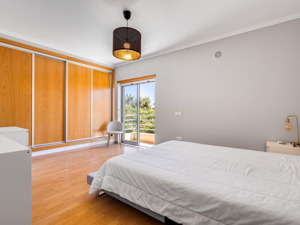 Apartamento T3 com Garagem na Quinta João de Ourém — Olhão - Image 14