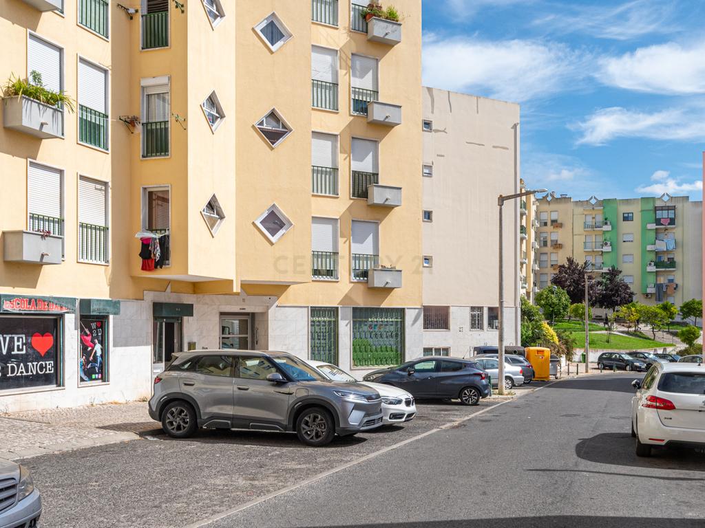 Loja com 150 m² para Arrendamento Paiã - Image 17