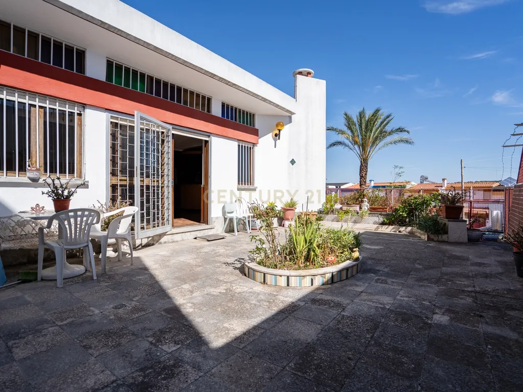 MORADIA T5 C/ TERRAÇO E JARDIM ALFRAGIDE - Image 12