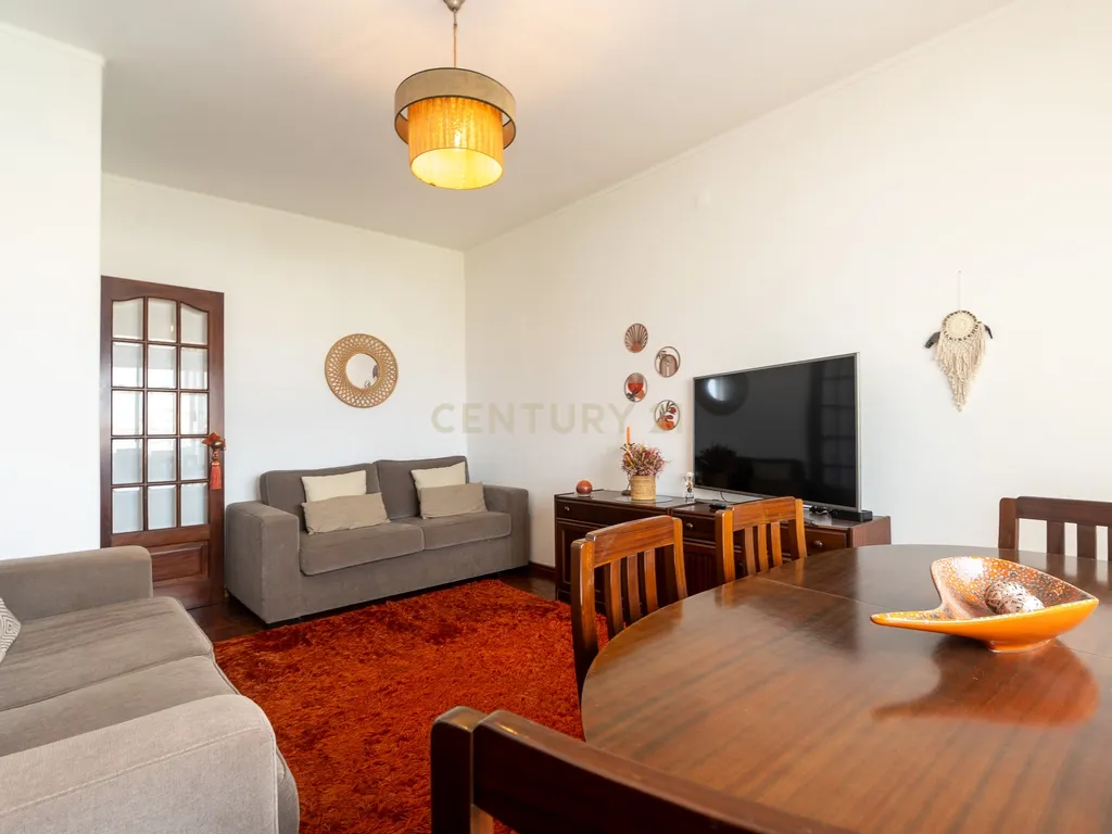 T2 no coração de Peniche | Rua Garrett | Oportunidade para viver ou rentabilizar🚨🚨🚨 - Image 3