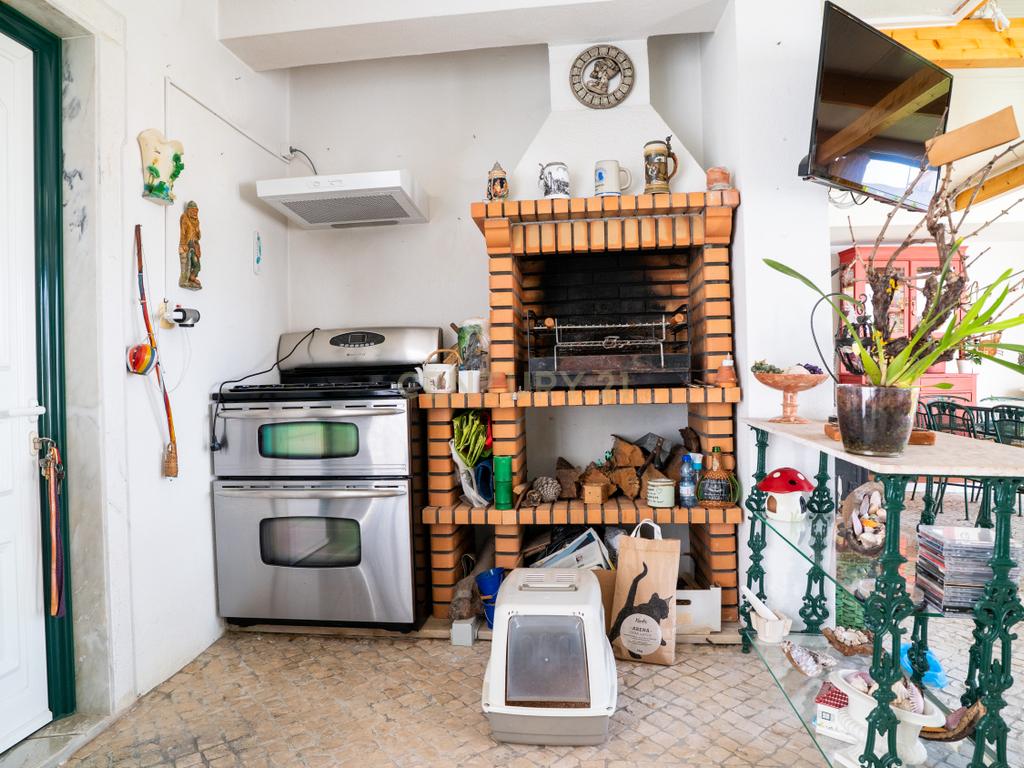 🏡 Moradia T5 como nova na Encarnação – Tranquilidade e vista desafogada! - Image 25