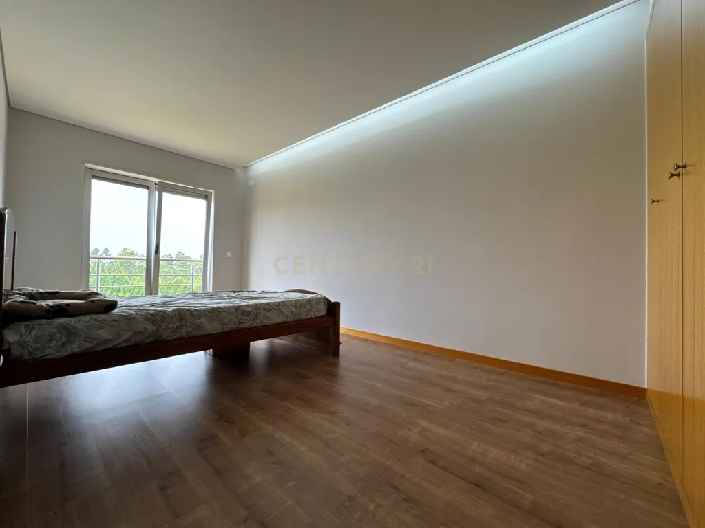 Apartamento T3 em Canedo - Image 13