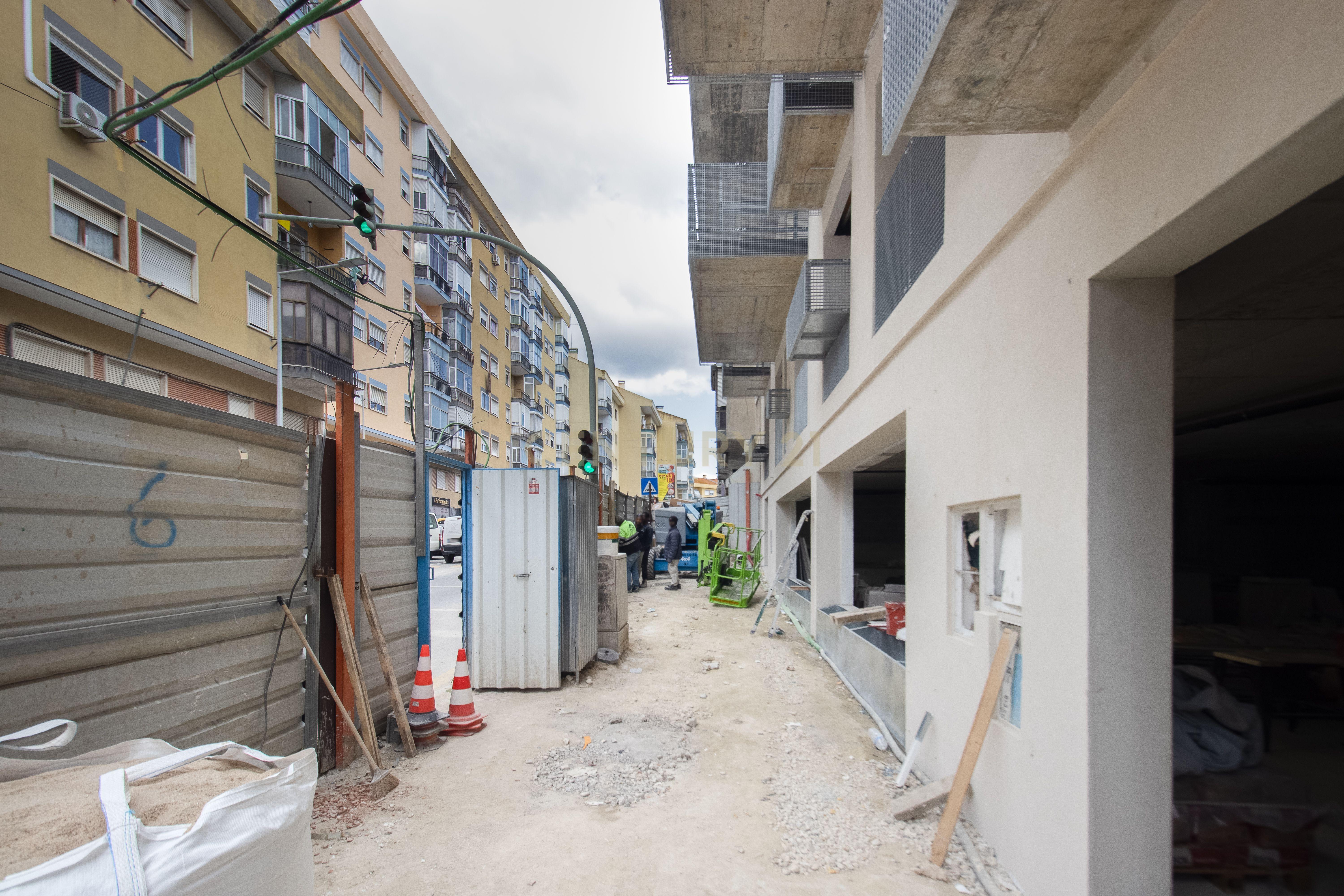 Fotografia 3 de Loja nova em Sacavém | 398 m² | Planta livre