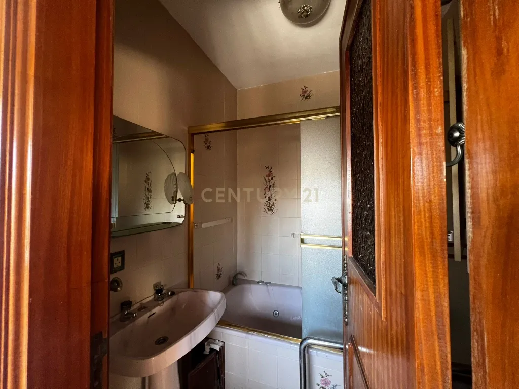 Casa Espetacular em Esgueira com Jardim e Garagem - Image 20