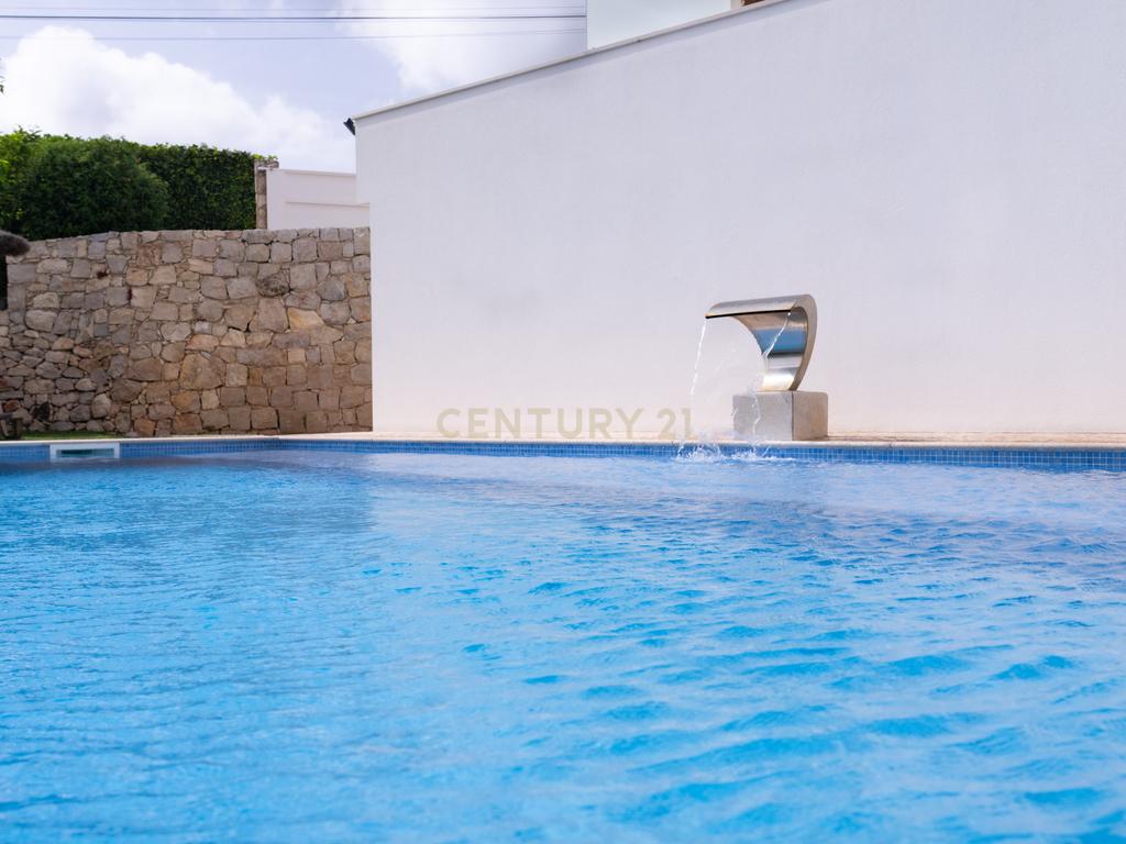 Propriedade com três habitações, piscina aquecida e sauna, num terreno de 10.000 m² - Image 108