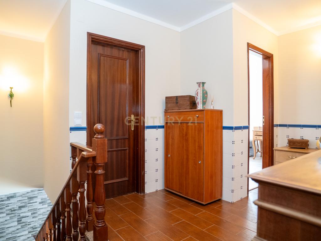 🏡 Moradia T4 Impecável em Olho Marinho – a poucos minutos de Peniche! - Image 33