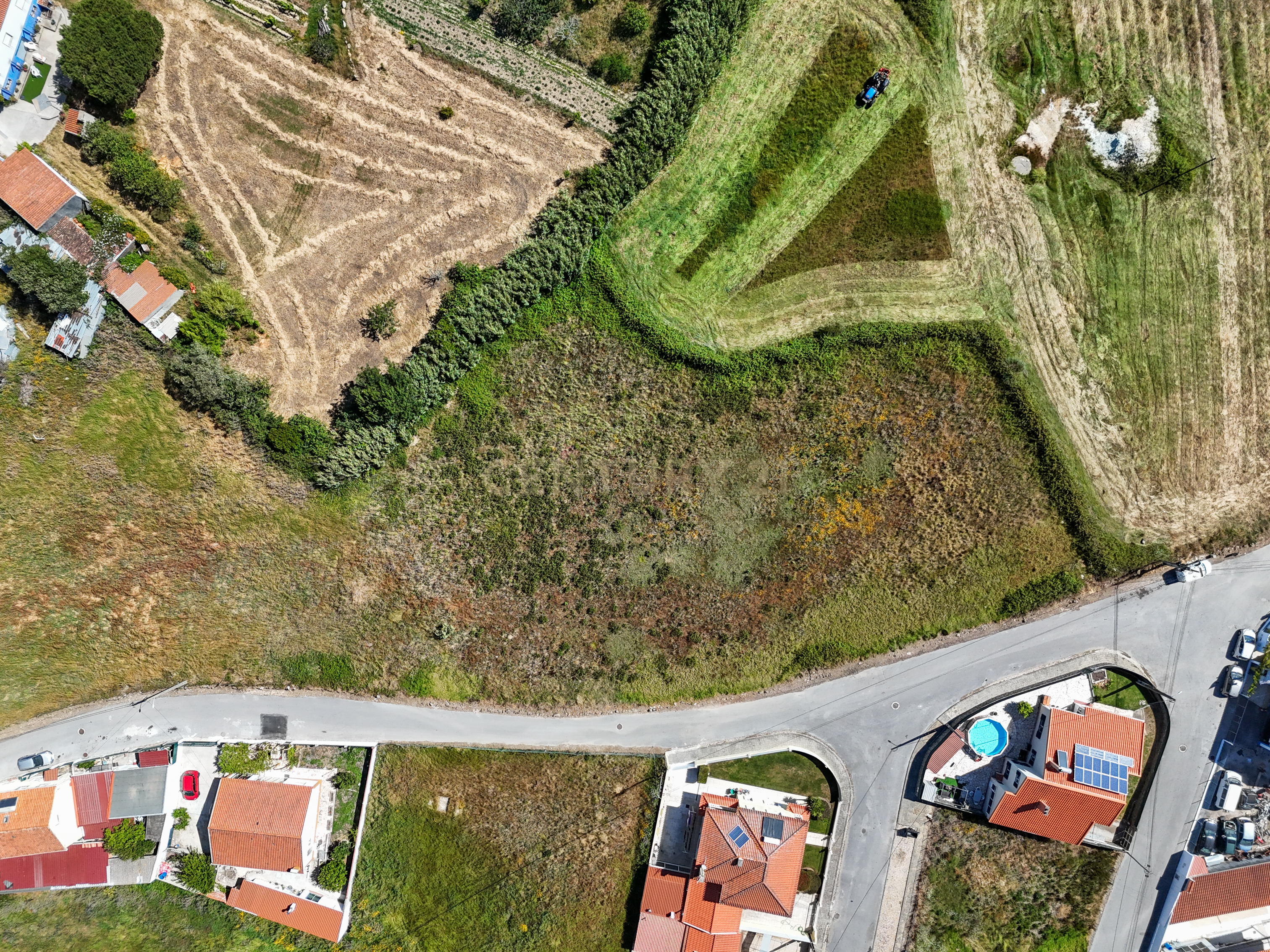 Fotografia 8 de Terreno Urbano - 3.395 m2 com Potencial de Investimento e Construção