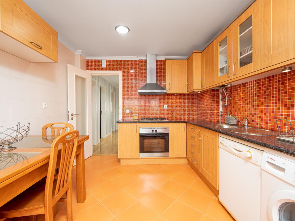 Apartamento T2 no Pinhal Novo com varanda e arrecadação  - Image 1