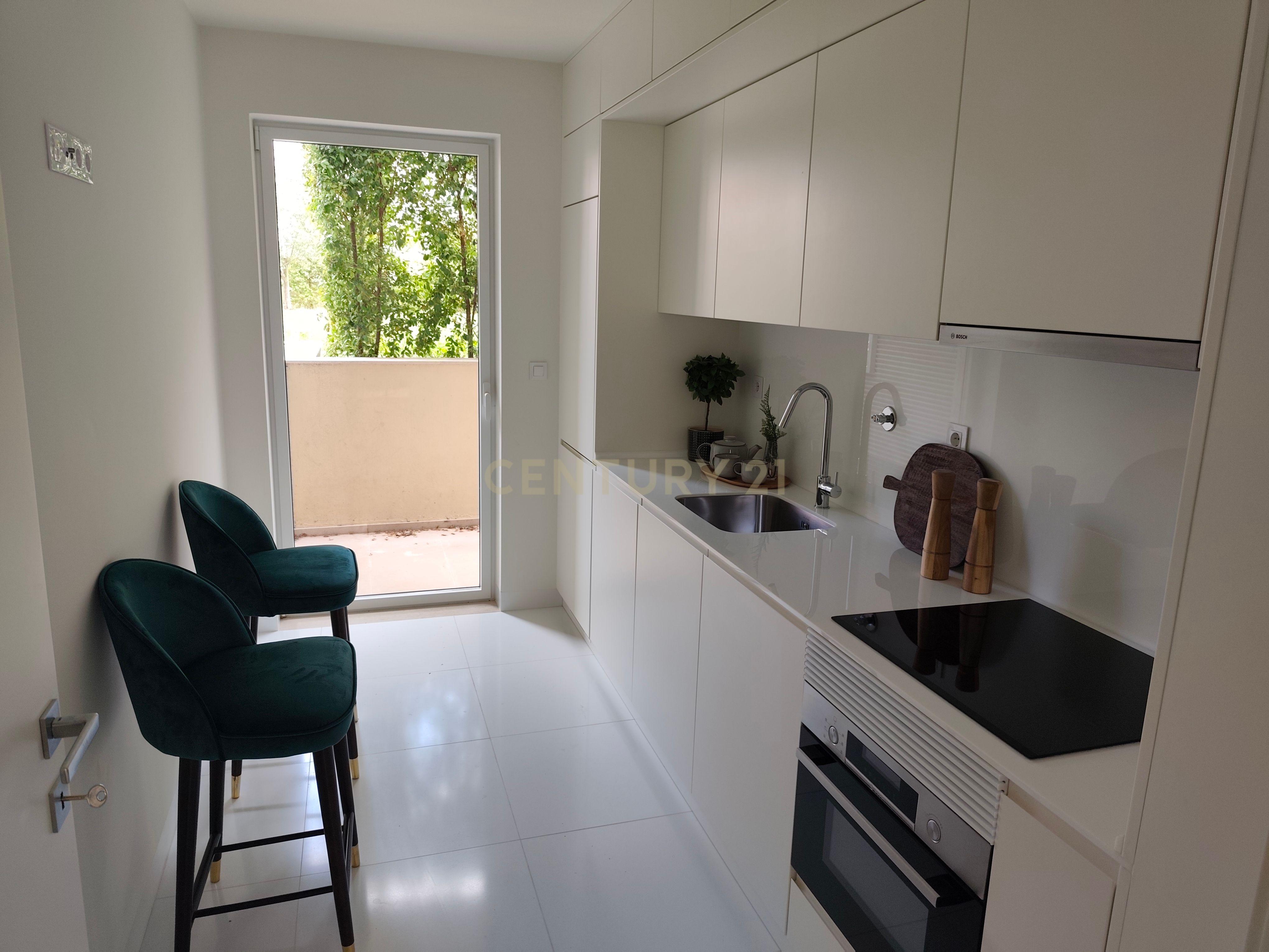 Fotografia 11 de Excelente Apartamento T2 bastante Central no Areeiro com Jardim Privativo