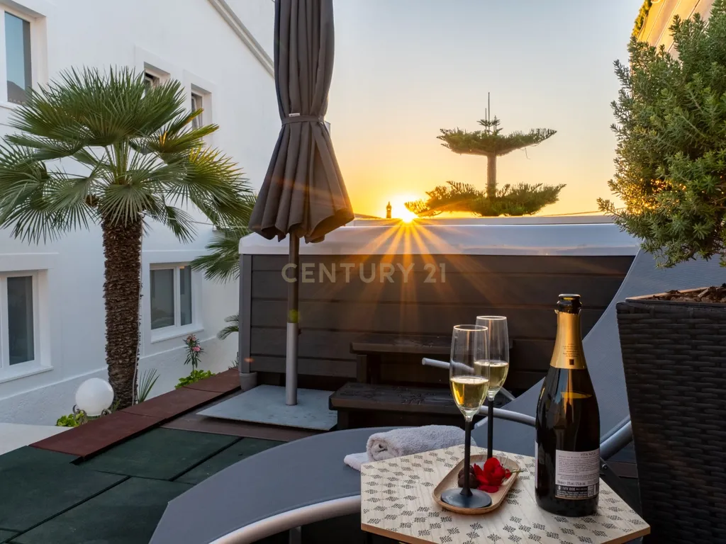 Moradia T5 com amplas áreas, jacuzzi e vista rio - Ferragudo - Image 34