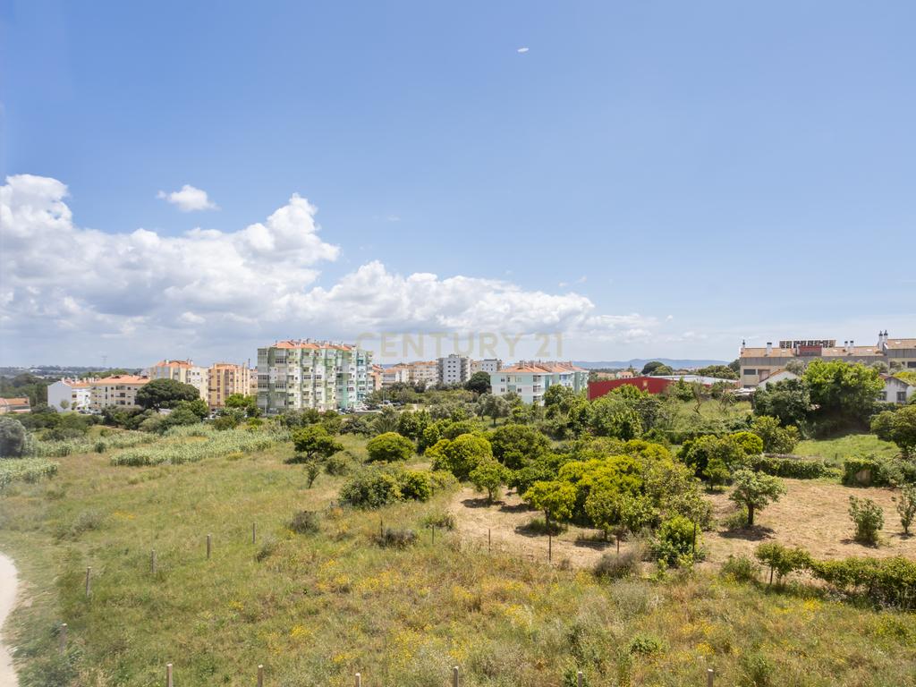 Apartamento T3 Remodelado | Bairro Novo | Seixal - Image 12