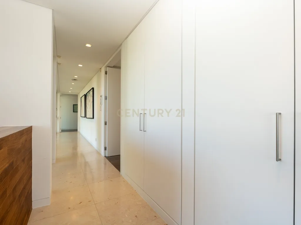Moradia Exclusiva em Primeira Linha de Mar com Piscina Infinita / Tróia-Carvalhal - Image 34