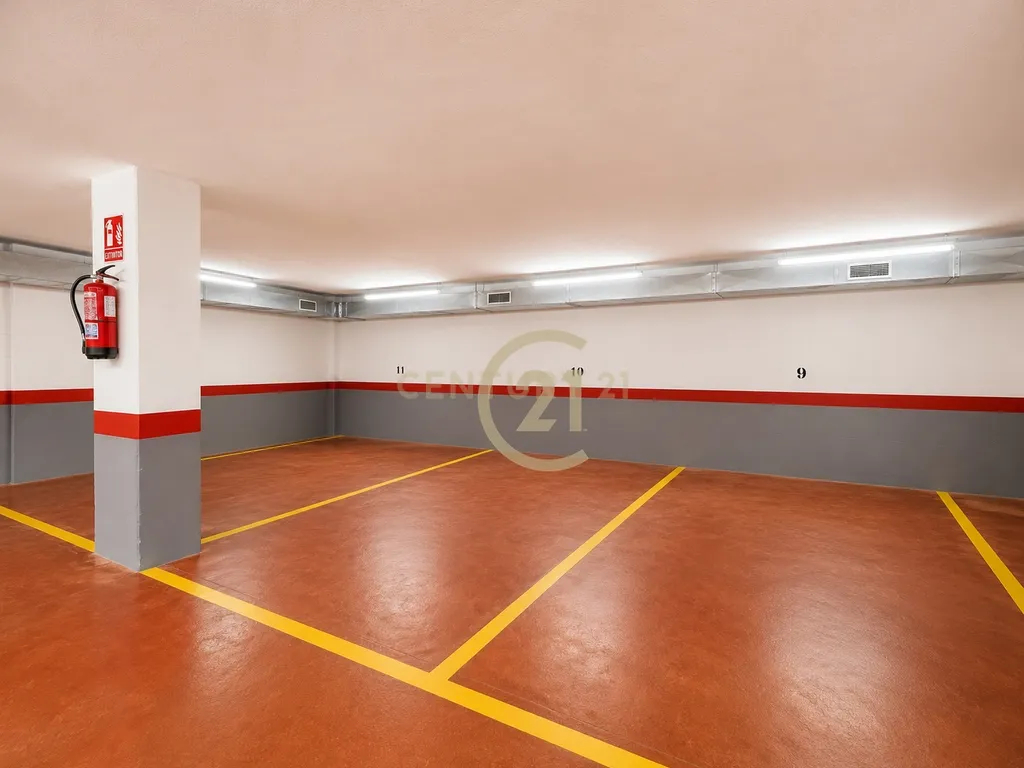 Apartamento Luminoso com Terraço e Garagem a 400 Metros da Praia em Fuengirola - Image 29