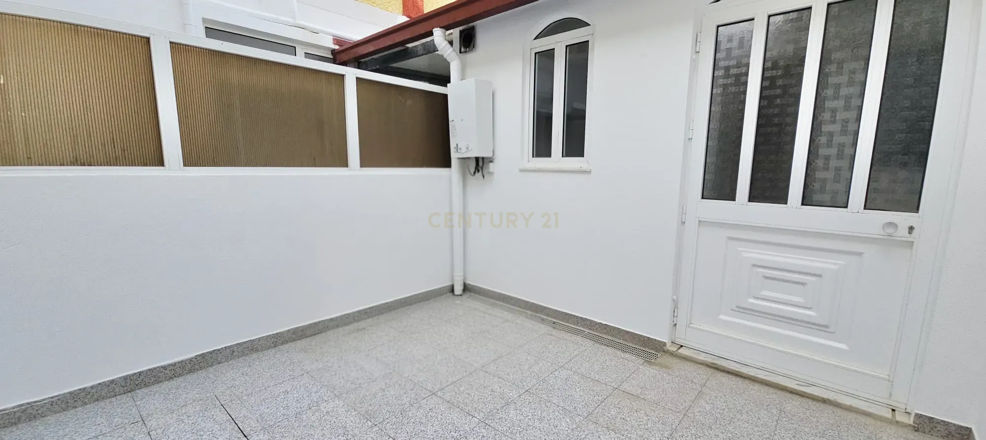 Fotografia 12 de Andar Moradia T2 em Segunda Linha de Mar na Aguçadoura, Póvoa de Varzim