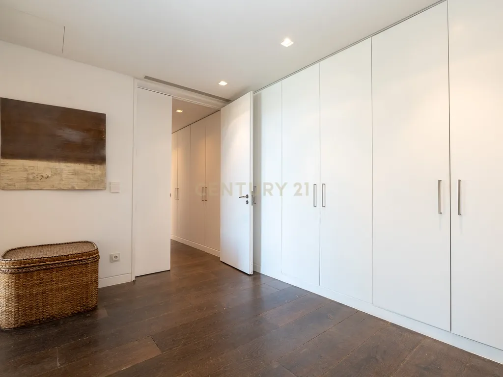 Moradia Exclusiva em Primeira Linha de Mar com Piscina Infinita / Tróia-Carvalhal - Image 27