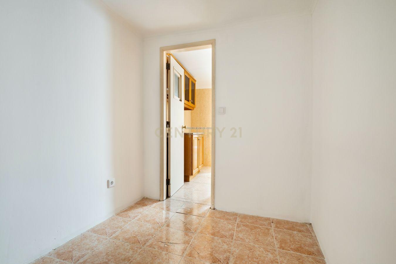 Apartamento T1 na Lapa – Lisboa | 1º Andar em prédio tradicional - Image 15