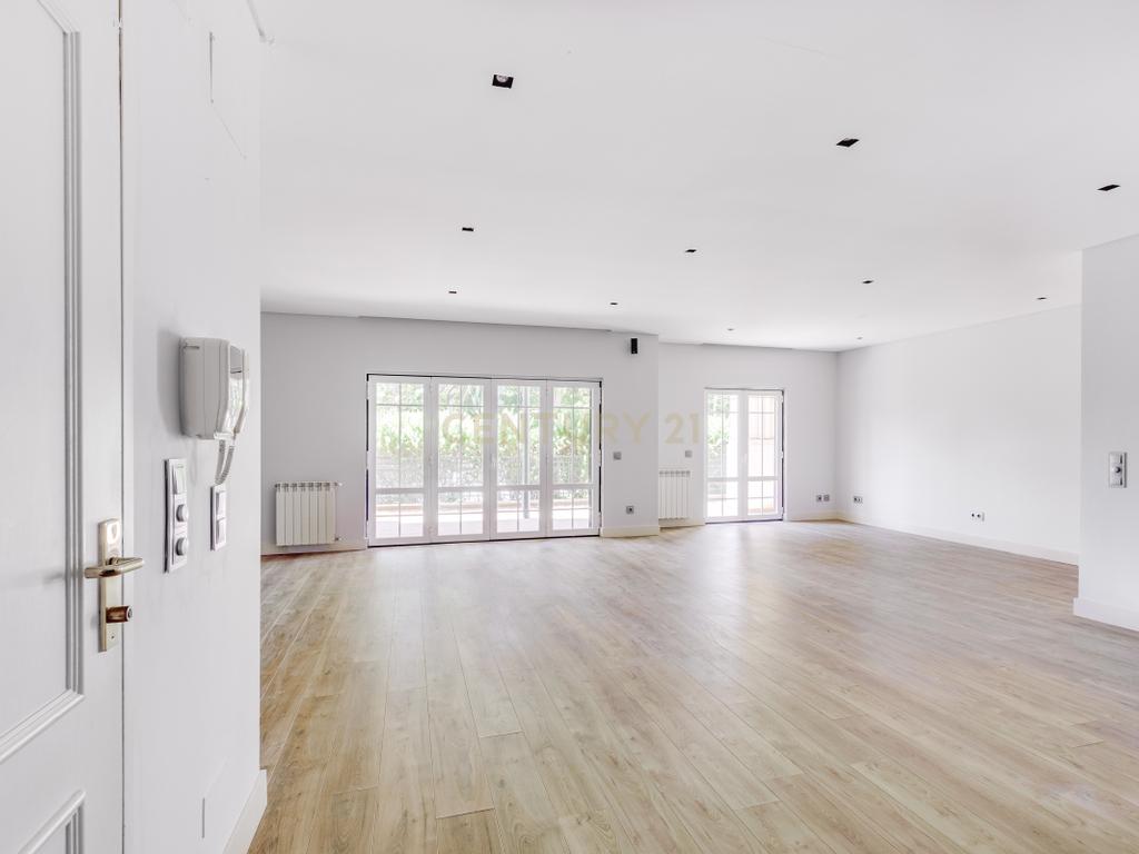 Apartamento T3 em condomínio fechado com piscina na Beloura - Image 3