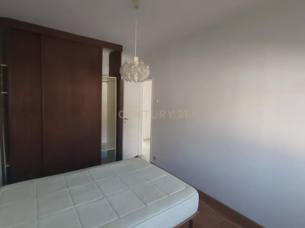Apartamento T2 em Almada na Av. Nuno Alvares Pereira. - Image 14
