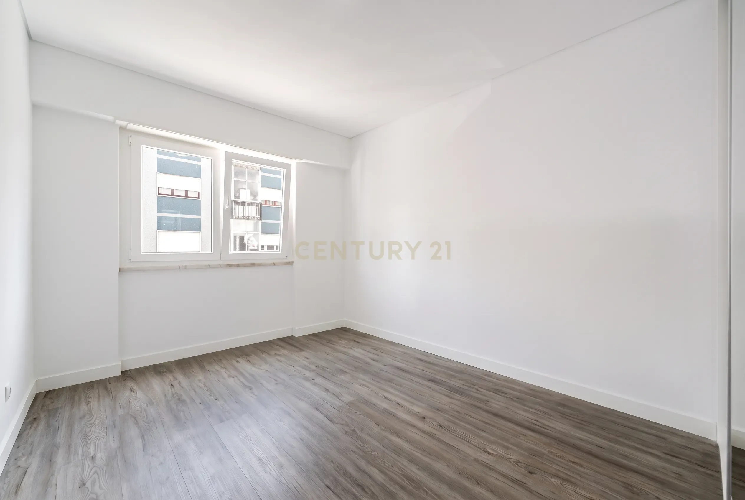 Fotografia 11 de Apartamento T1 Como Novo, em Corroios