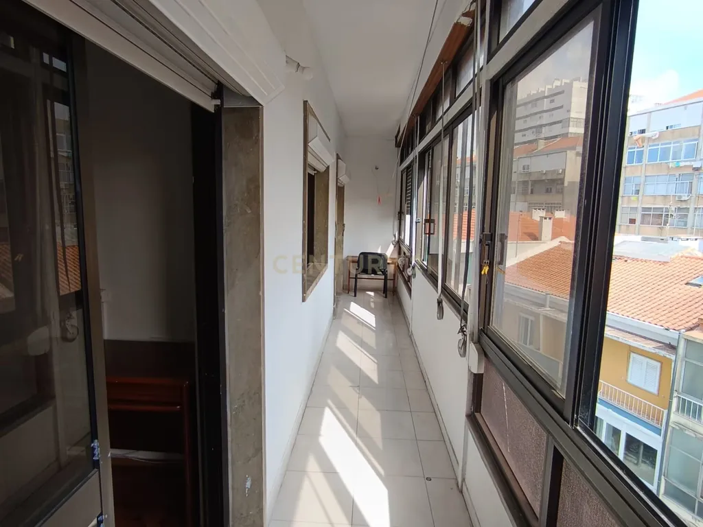 Apartamento de 4 Assoalhadas - Cova da Piedade - União Piedense - Image 4