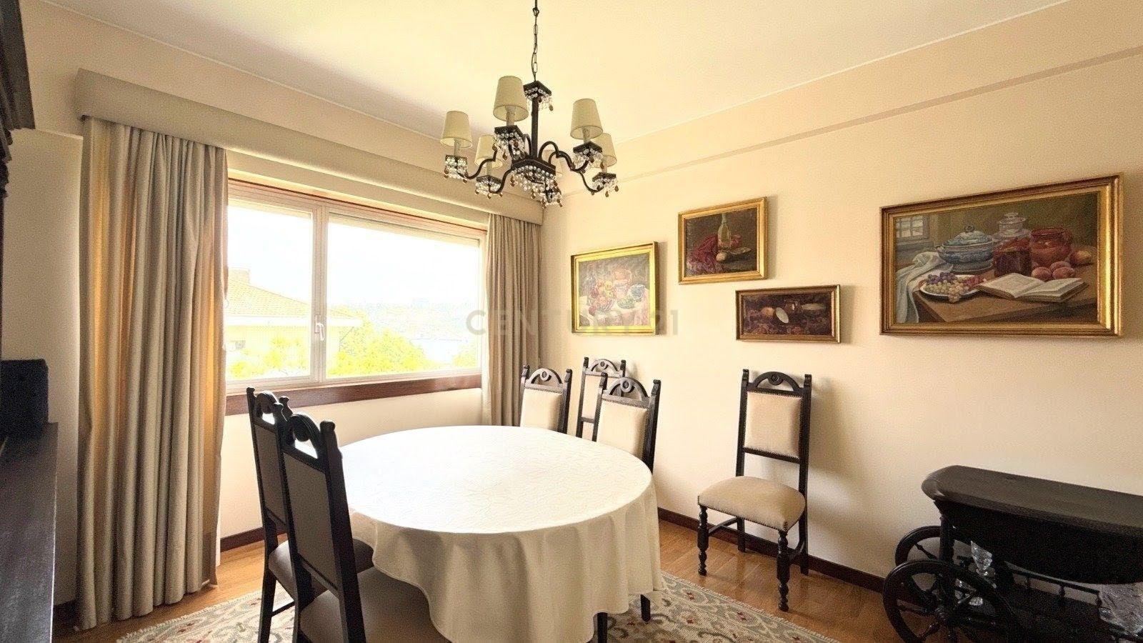 Fotografia 8 de Apartamento T4 com Vista Panorâmica em Lordelo do Ouro