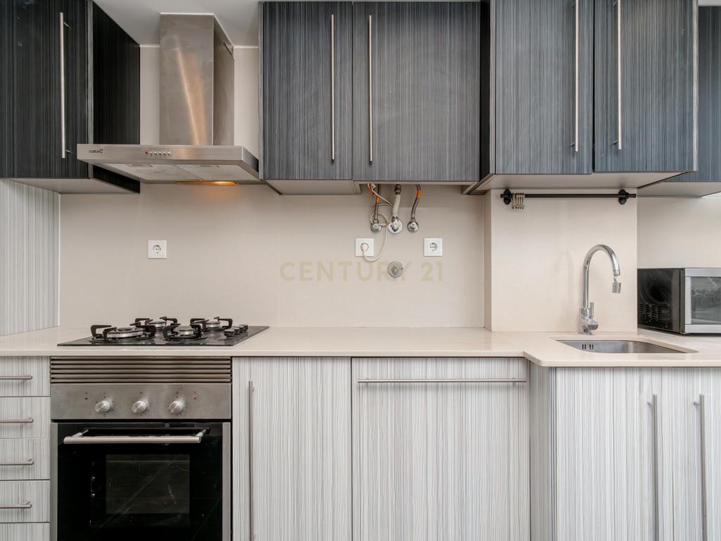 Apartamento Renovado T2 em São Vicente, Lisboa - Image 9