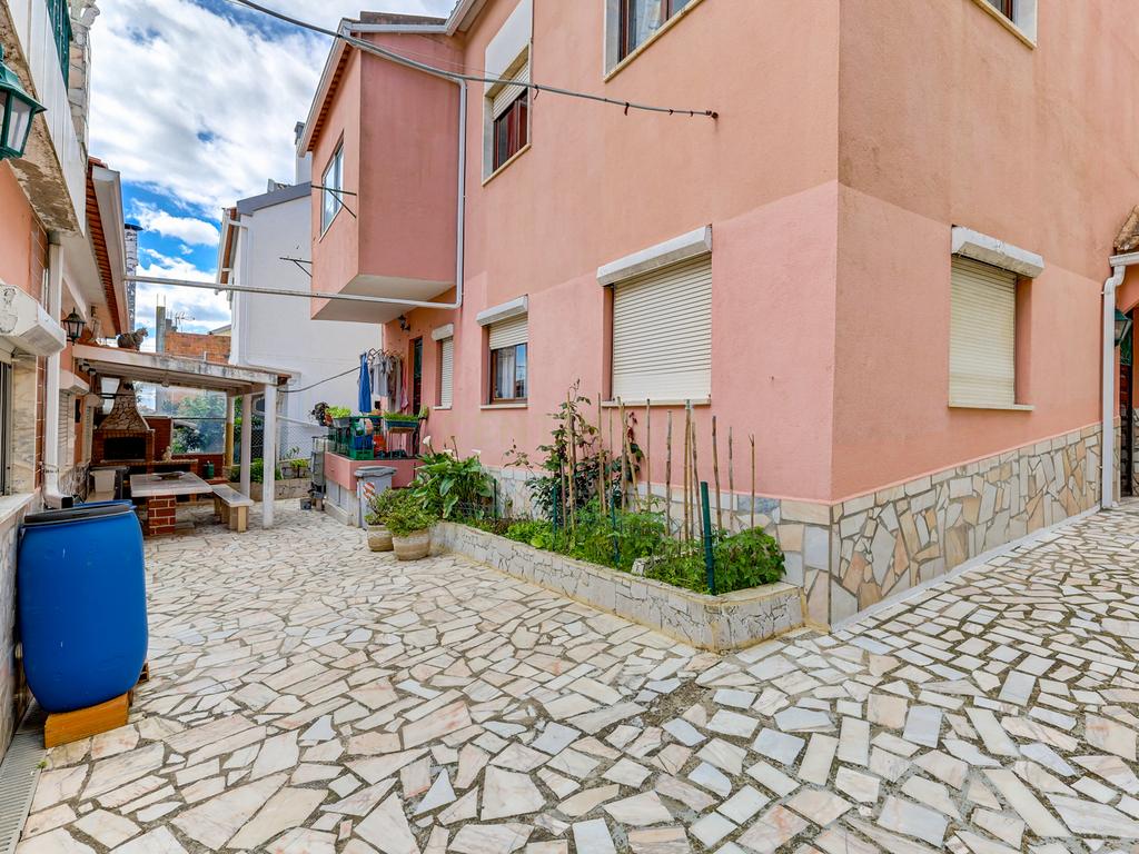 Moradia Bifamiliar – Bairro da Fraternidade, São João da Talha - Image 32