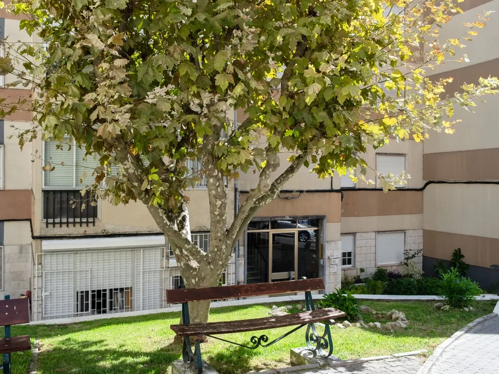 Apartamento na Póvoa de Santo Adrião | Ideal para Habitação Própria ou Investimento - Image 19