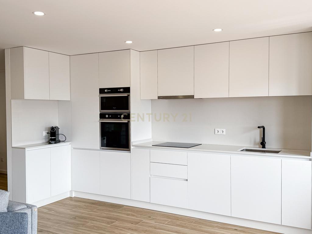 Apartamento T3 Remodelado com garagem em Braga | Próximo do Centro Histórico - Image 8