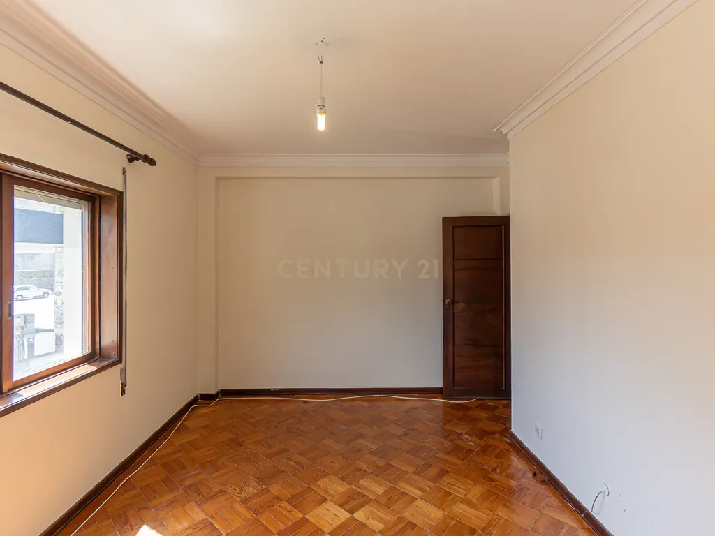Andar Moradia T5 – Antas, Avenida Fernão de Magalhães – Porto - Image 25
